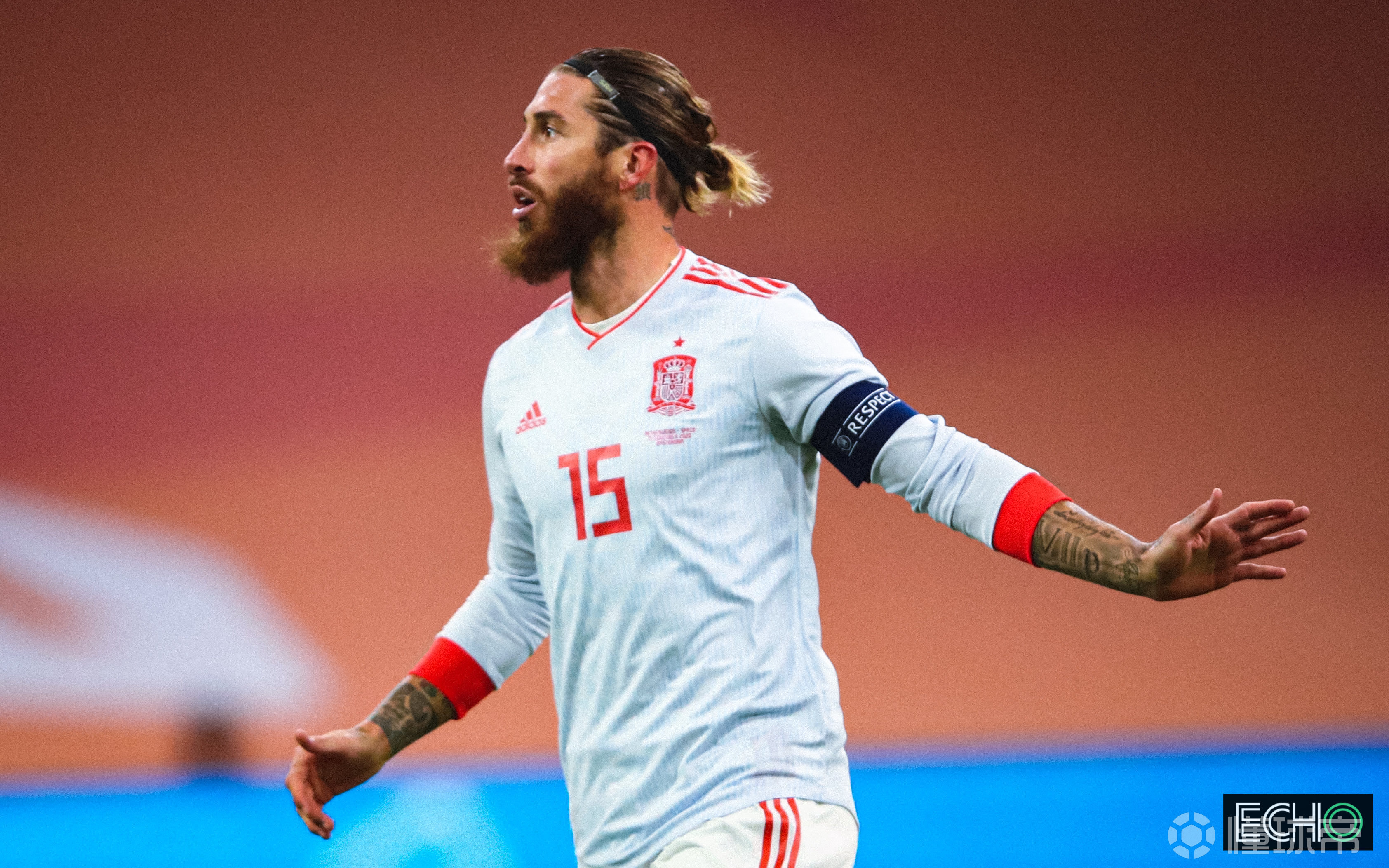 荷兰队新秀在友谊赛中展现出色技术，备受瞩目