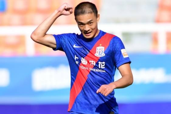 上港主帅赞誉球队表现，力争联赛前四