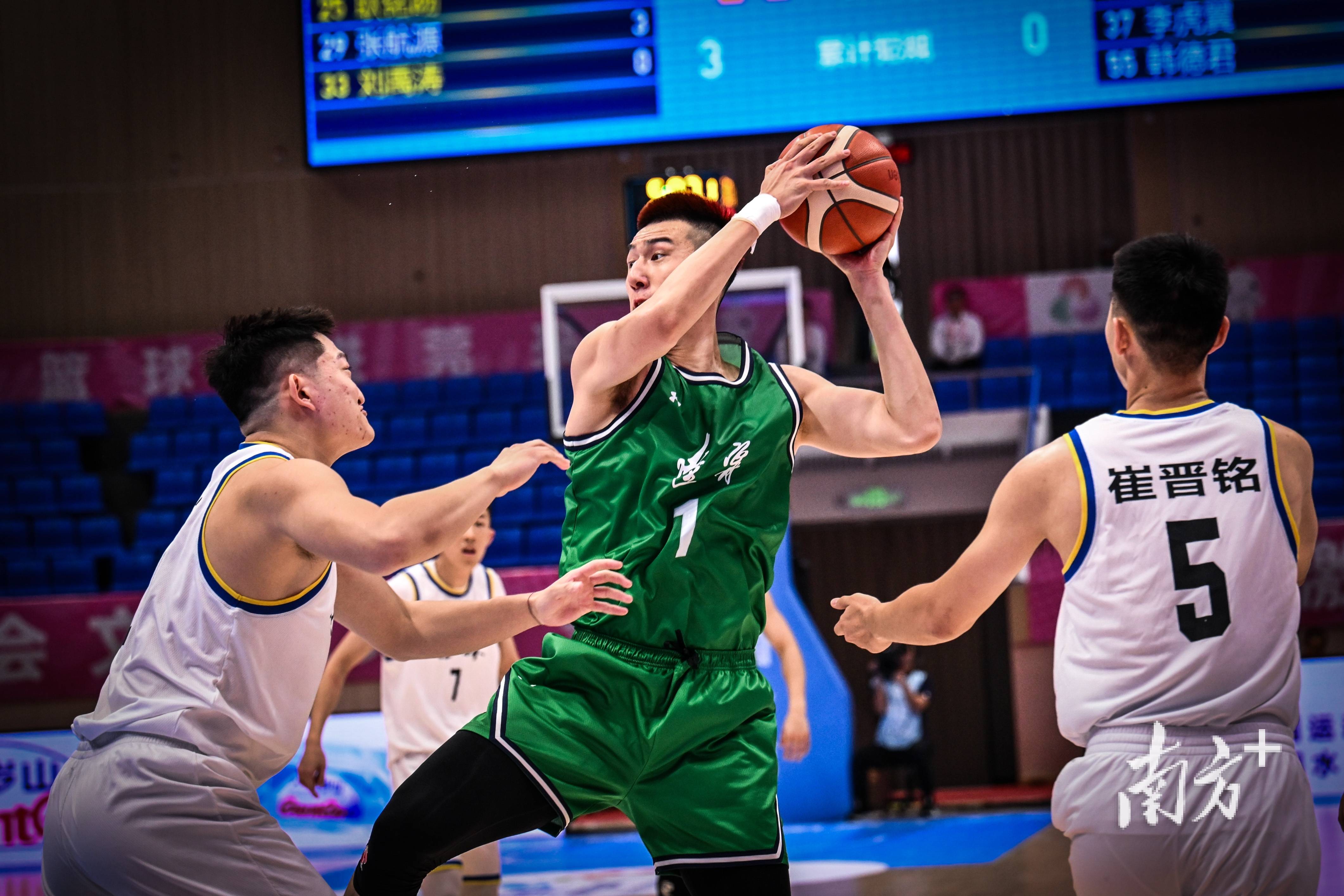 尊龙凯时-篮球联赛新政策出台，球队备受挑战(篮球联赛新政策出台,球队备受挑战了吗)